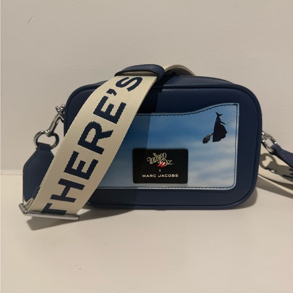 NWT Marc Jacobs x Wizard of Oz Surrender Dorothy camera bag - Picture 2 of 4